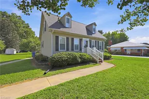 909 Highview St, Haw River, NC 27258 - Photo 2