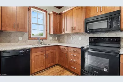 445 McAdoo Avenue, Greensboro, NC 27406 - Photo 14