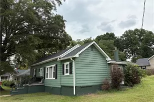 512 Glovenia St, Eden, NC 27288 - Photo 2
