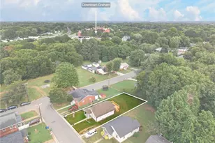 202 W Whitsett St, Graham, NC 27253 - Photo 4