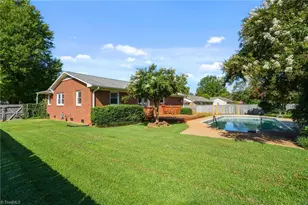 910 Pine Knoll St, Liberty, NC 27298 - Photo 38