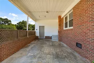 910 Pine Knoll St, Liberty, NC 27298 - Photo 6