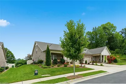 1009 Beechcrest Drive, Kernersville, NC 27284 - Photo 2