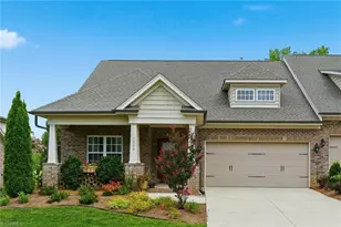 1009 Beechcrest Dr, Kernersville, NC 27284 - Photo 2