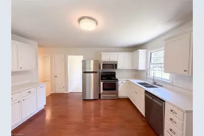 4154 Edgeware Road, Winston-Salem, NC 27106 - Photo 2
