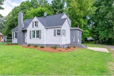 213 E Moore Avenue, High Point, NC 27263 - Photo 2