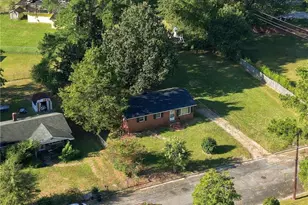 302 E 17th St, Scotland Neck, NC 27874 - Photo 6