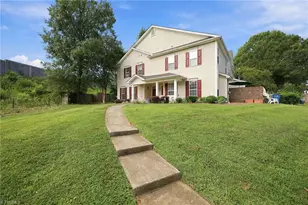 127 Pinewood Ln, Advance, NC 27006 - Photo 2