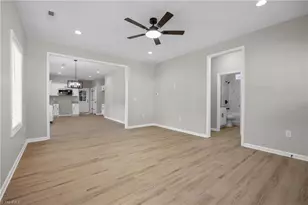 806 High St, Burlington, NC 27215 - Photo 10