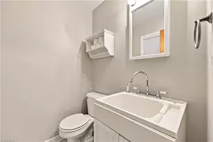 1011 W Mountain St, Kernersville, NC 27284 - Photo 16