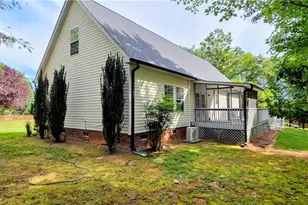 1096 Tuttle Rd, Rural Hall, NC 27045 - Photo 14