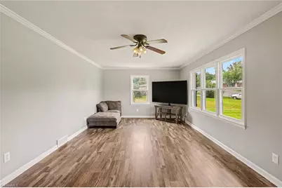 275 Brenda Drive, Thomasville, NC 27360 - Photo 4