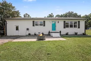 275 Brenda Dr, Thomasville, NC 27360 - Photo 2