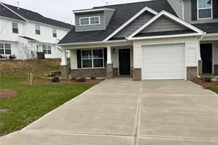 4032 Winding Vine Ln, Greensboro, NC 27410 - Photo 2