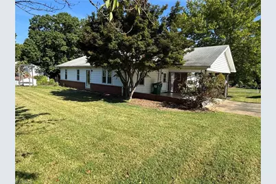 200 W King Street, King, NC 27021 - Photo 4