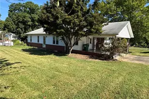 200 W King St, King, NC 27021 - Photo 4
