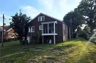 607 W Main St, Pilot Mountain, NC 27041 - Photo 2