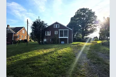 607 W Main Street, Pilot Mountain, NC 27041 - Photo 1