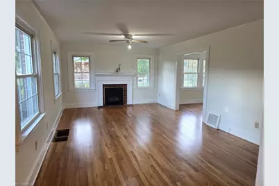 607 W Main Street, Pilot Mountain, NC 27041 - Photo 10
