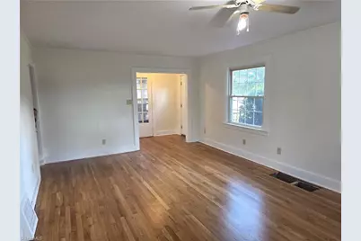 607 W Main Street, Pilot Mountain, NC 27041 - Photo 12