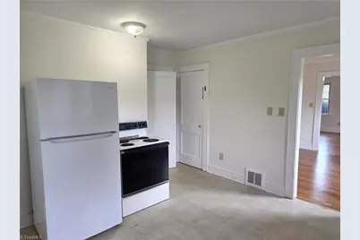 607 W Main Street, Pilot Mountain, NC 27041 - Photo 18