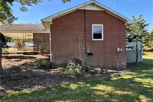 200 W King St, King, NC 27021 - Photo 12