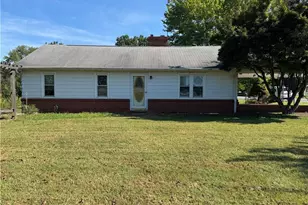 200 W King St, King, NC 27021 - Photo 18