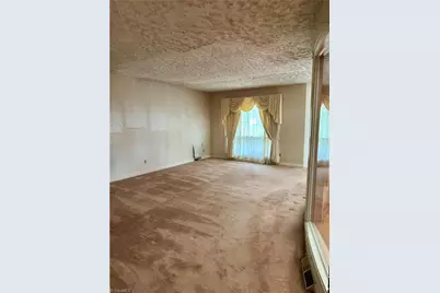 1031 Country Lane, Winston-Salem, NC 27107 - Photo 10