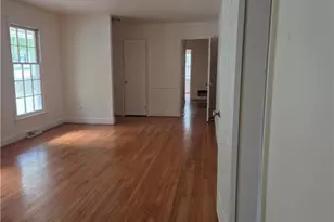 1917 Edgewood Ave, Burlington, NC 27215 - Photo 2