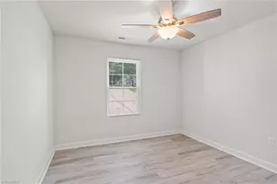 3902 Fairall Dr, Greensboro, NC 27401 - Photo 10