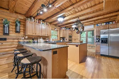 2235 Buck Mountain Road, Purlear, NC 28665 - Photo 6