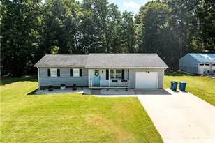 725 Beech St, Yadkinville, NC 27055 - Photo 2