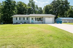 725 Beech St, Yadkinville, NC 27055 - Photo 8