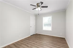 1054 Sutton Rd, Greensboro, NC 27406 - Photo 24