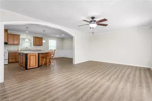 1054 Sutton Rd, Greensboro, NC 27406 - Photo 6