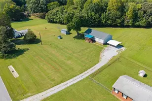 1054 Sutton Rd, Greensboro, NC 27406 - Photo 40