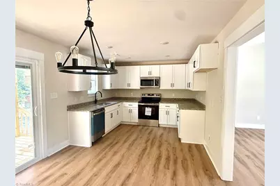 1047 W Holly Hill Road, Thomasville, NC 27360 - Photo 4