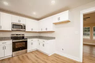 1047 W Holly Hill Rd, Thomasville, NC 27360 - Photo 6