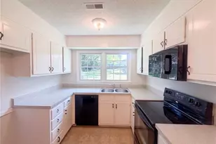 2605 Lamroc Rd, Greensboro, NC 27407 - Photo 2