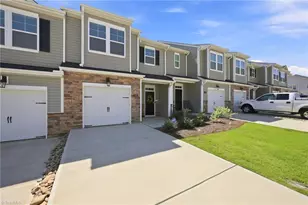 1262 Evelynnview Ln, Kernersville, NC 27284 - Photo 2