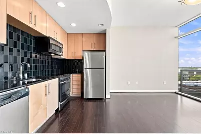 201 Elm Street #802, Greensboro, NC 27401 - Photo 22