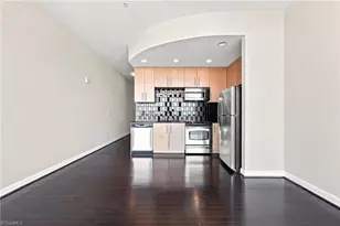 201 Elm St, Greensboro, NC 27401 - Photo 18