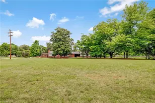 7549 Sunnyvale Dr, High Point, NC 27265 - Photo 30