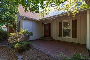 3414 Edgefield Rd, Greensboro, NC 27409 - Photo 2