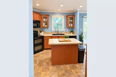 2005 Circleview Drive, Greensboro, NC 27406 - Photo 8