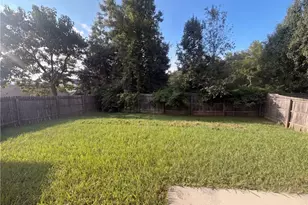 2722 Quail Oaks Dr, Greensboro, NC 27405 - Photo 22