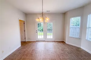 2722 Quail Oaks Dr, Greensboro, NC 27405 - Photo 10