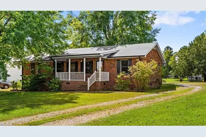 522 Raleigh Avenue, Liberty, NC 27298 - Photo 2