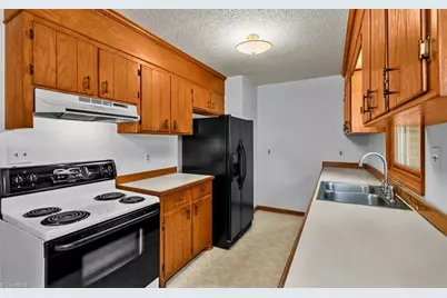 522 Raleigh Avenue, Liberty, NC 27298 - Photo 14