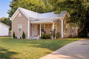 404 W 7th Ave, Lexington, NC 27292 - Photo 1